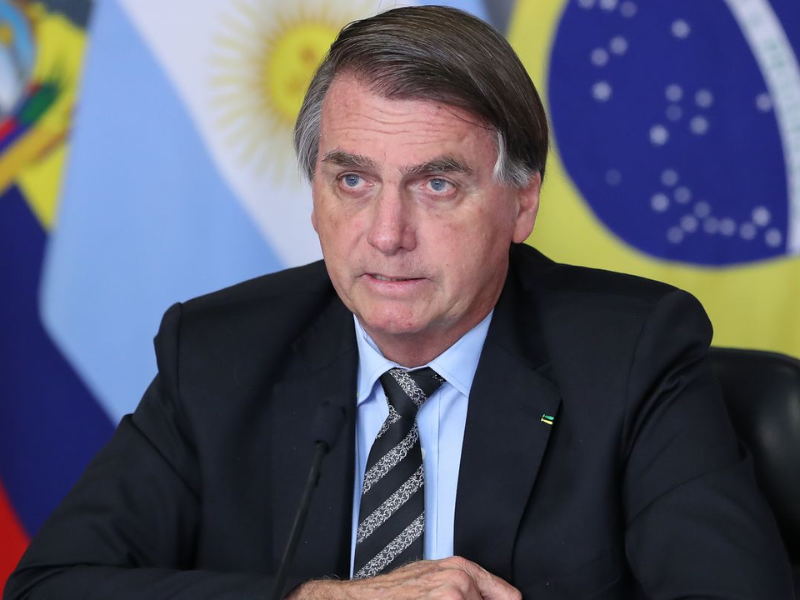 Com a proximidade das eleições, o presidente Jair Bolsonaro aumenta o uso da máquina pública a favor de sua reeleição