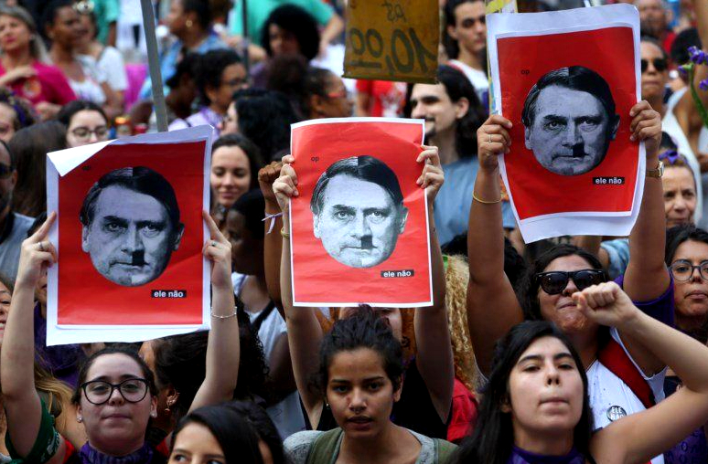 Com casos de apologia ao nazismo durante o governo de Jair Bolsonaro, a campanha pela reeleição tenta esconder os casos 'à sete chaves'