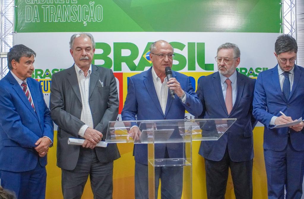 O vice-presidente eleito, Geraldo Alckmin, coordena a transição de governo. Fotos: Cláudio Kbene