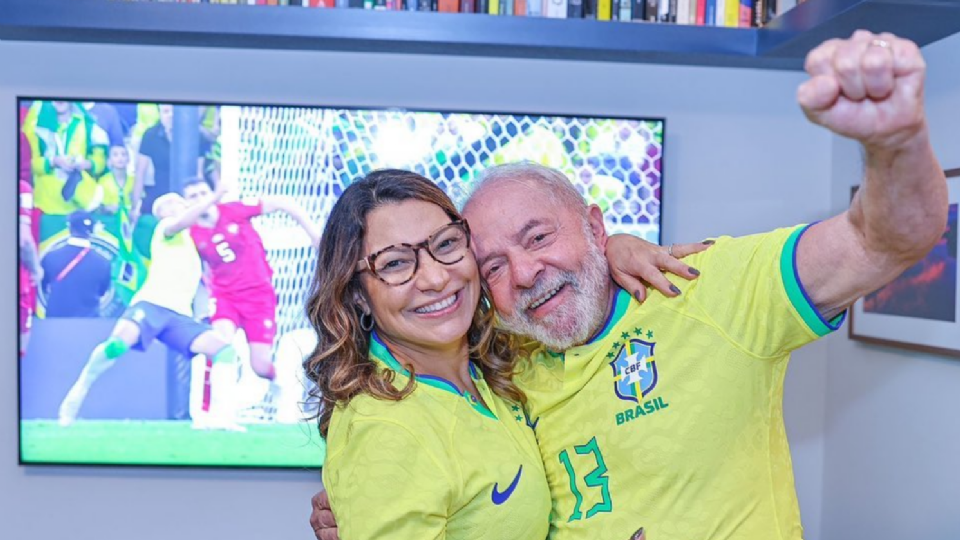 Lula e Janja na vitória do Brasil contra a Sérvia no primeiro jogo da seleção na Copa do Catar. Créditos: Ricardo Stuckert