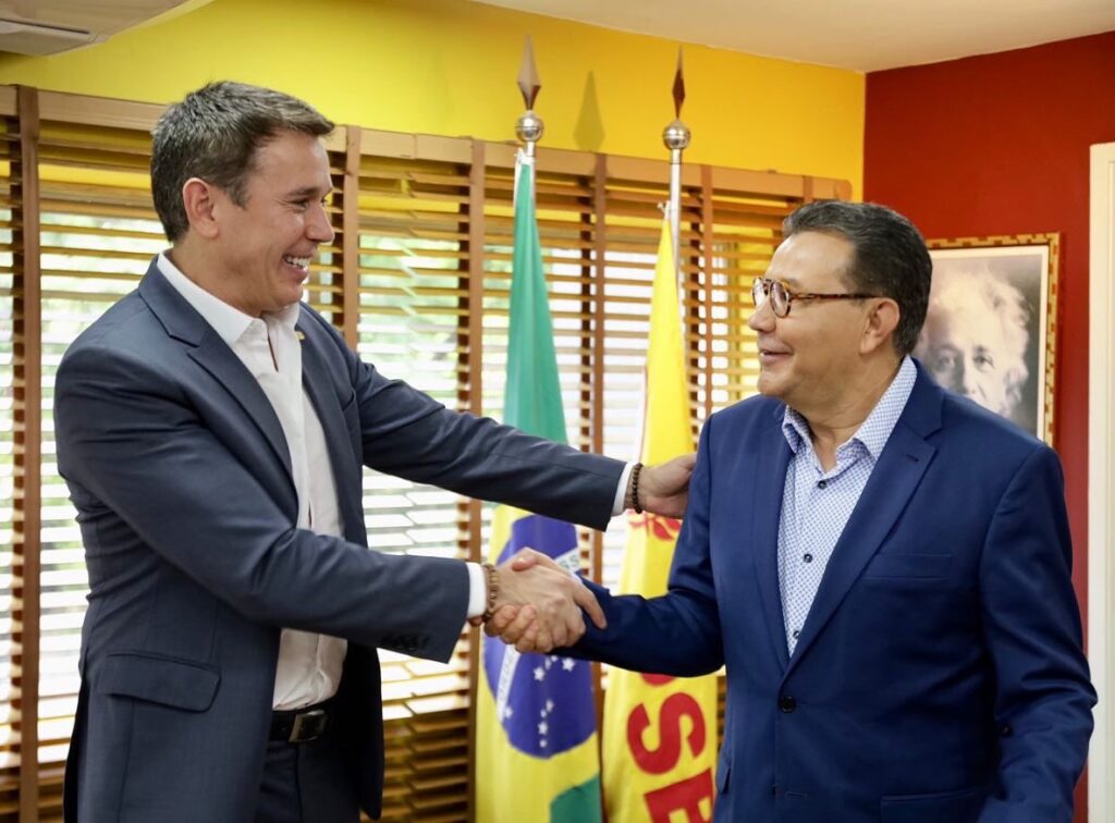 Deputado federal Felipe Carreras e o presidente do PSB, Carlos Siqueira. Foto: Divulgação.