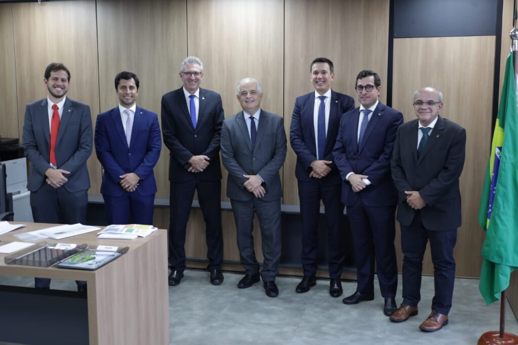 Parlamentares do PSB levam ao ministro Márcio França demandas da ampliação de rotas regionais. Foto: PSB Câmara.