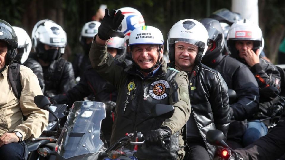 Ex-presidente Bolsonaro durante motociata. Foto: Agência Brasil