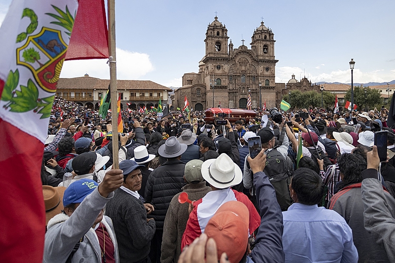 Movimentos populares estão nas ruas do Peru desde que Pedro Castillo foi destituído. Foto: Alfredo Velarde/AFP