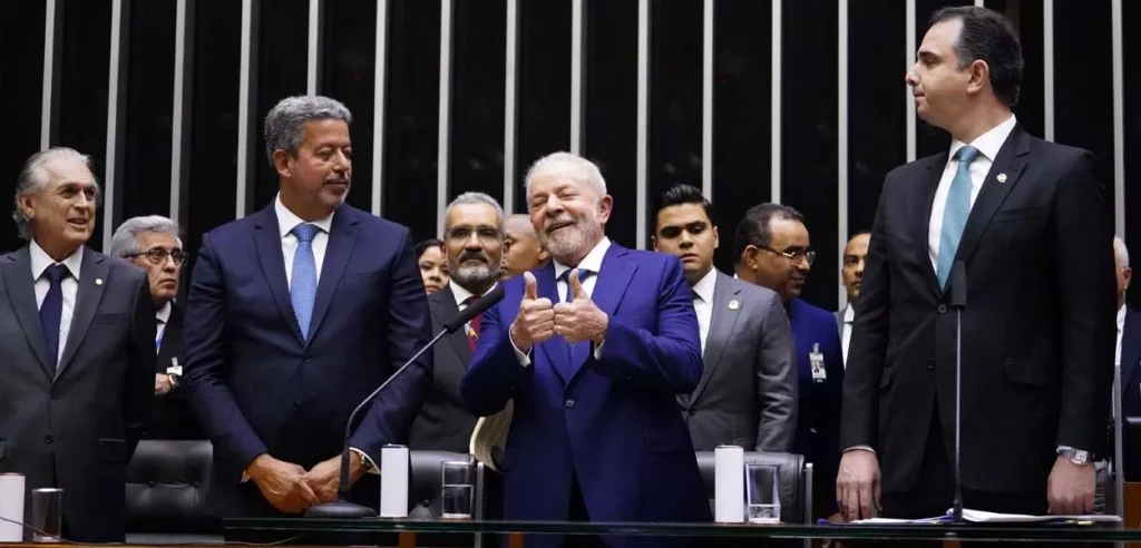 Estão na mira de Lula o Republicanos, União Brasil e Progressistas. O ministro Alexandre Padilha, é quem coordena as negociações