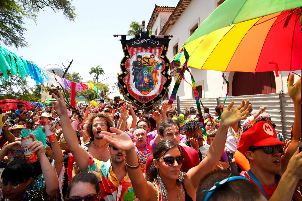Após dois anos de pandemia, uma das festas mais tradicionais do brasil, o Carnaval, acontecerá acontece entre os dias 18 e 21 de fevereiro
