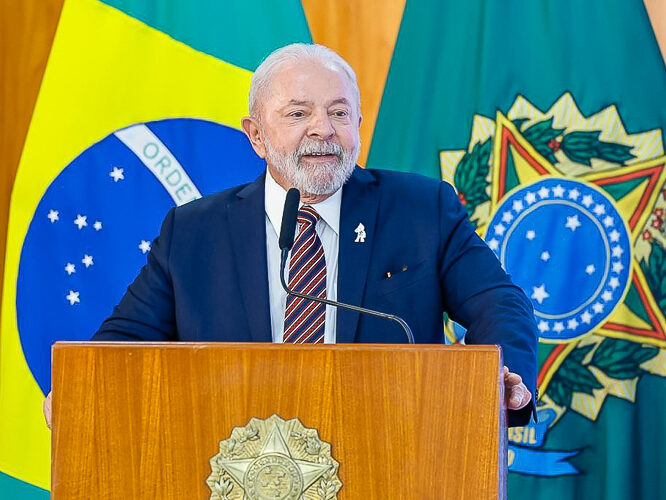 Lula discursa em cerimônia alusiva aos 100 primeiros dias de governo (Foto: Ricardo Stuckert/PR)