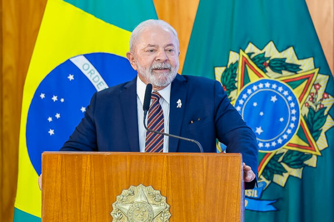 Lula discursa em cerimônia alusiva aos 100 primeiros dias de governo (Foto: Ricardo Stuckert/PR)