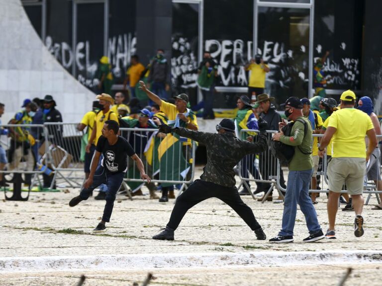 Manifestantes invadem Congresso, STF e Palácio do Planalto. Foto: Marcelo Camargo/Agência Brasil